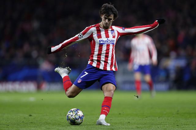 球迷们对新 球迷们对新